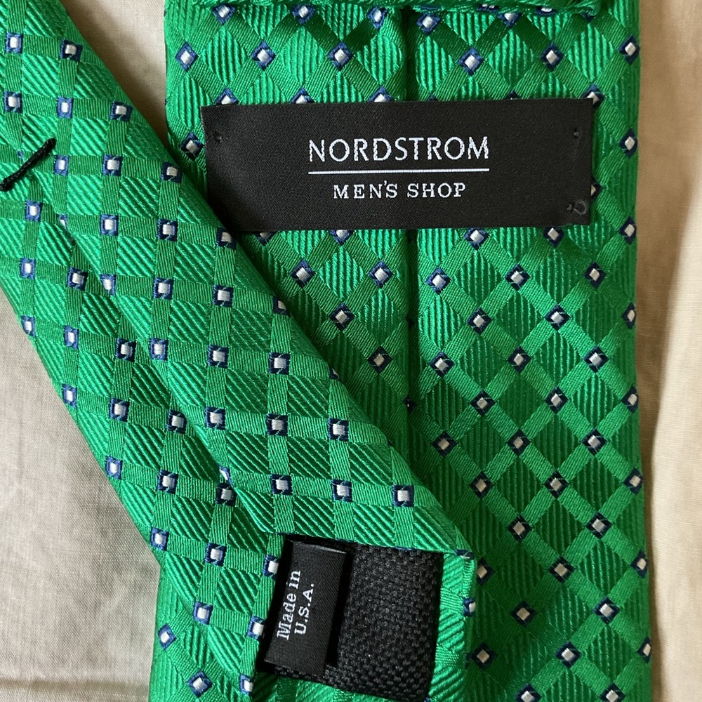 Nordstrom Men's Green Patterned Tie, 100% silk - Picture 1 of 4